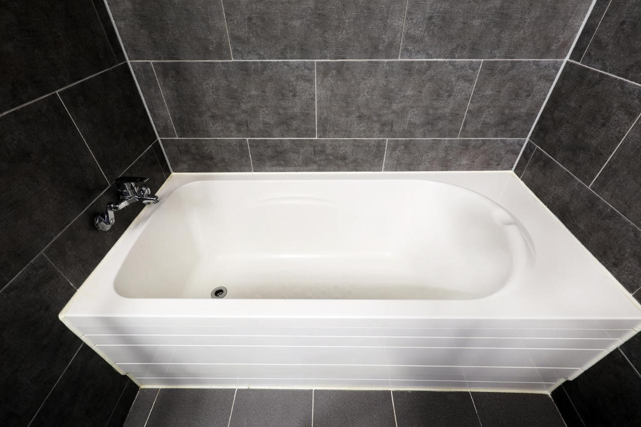 Bolton Hotel 3*